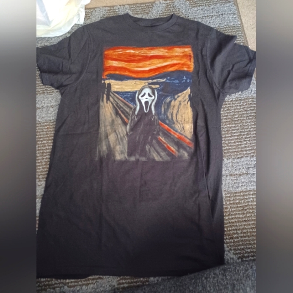 Graphic tee